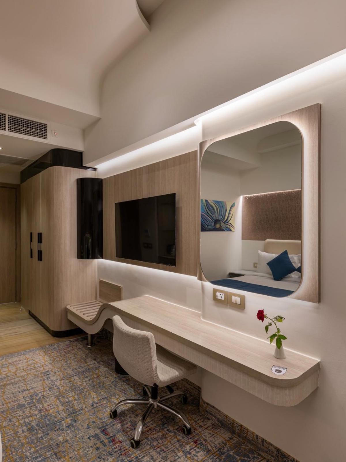 Mirage Hotel & Conference Center Александрия Экстерьер фото Deluxe Room