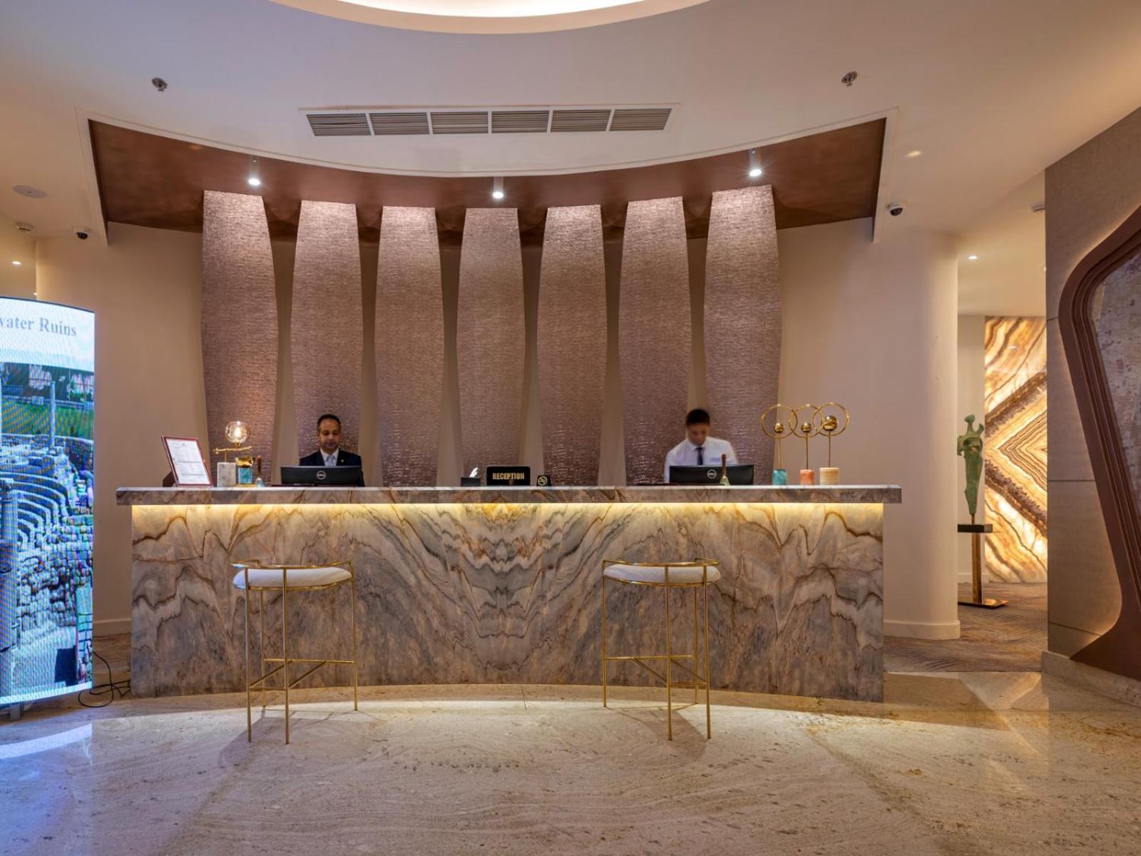 Mirage Hotel & Conference Center Александрия Экстерьер фото The lobby of the hotel