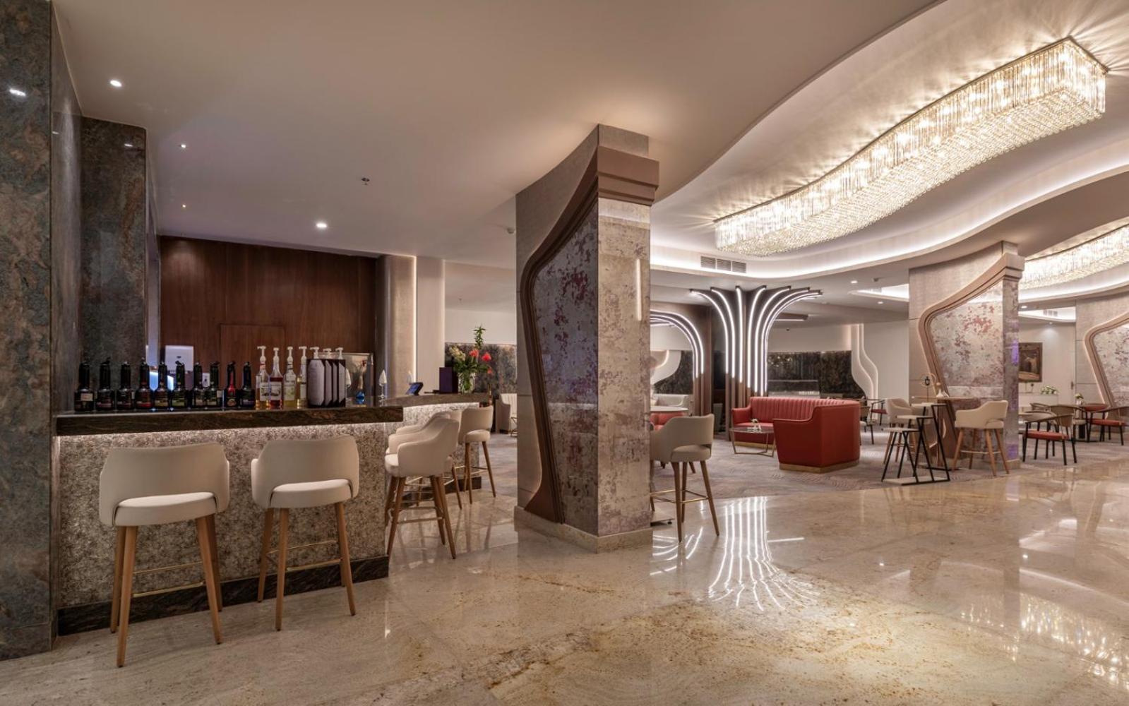 Mirage Hotel & Conference Center Александрия Экстерьер фото The lobby bar