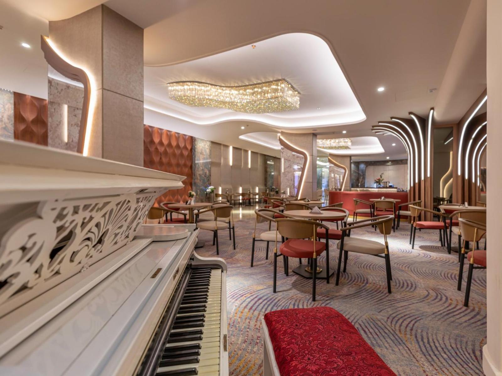 Mirage Hotel & Conference Center Александрия Экстерьер фото The interior of the new restaurant